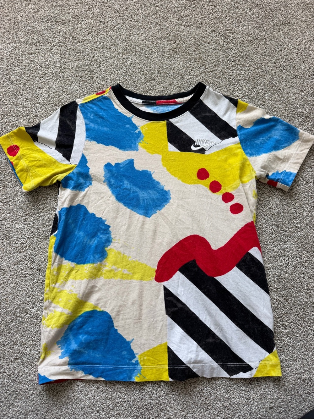 Boys Nike Abstract Graphic Tee- Size Large